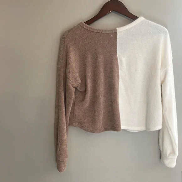 Hollister Two Tone Long Sleeve - Picture 2 of 6